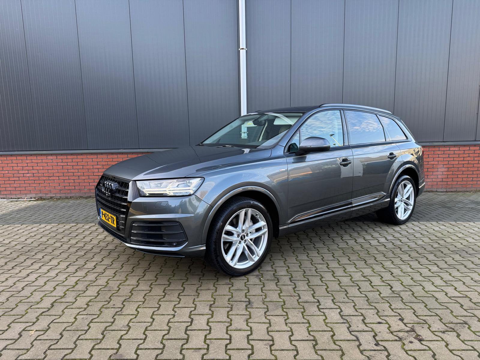 Audi Q7 3.0 TFSI q Pro L+ 7 persoons!, 2995 cc, 138 €/maand, 7 stoelen, Leder