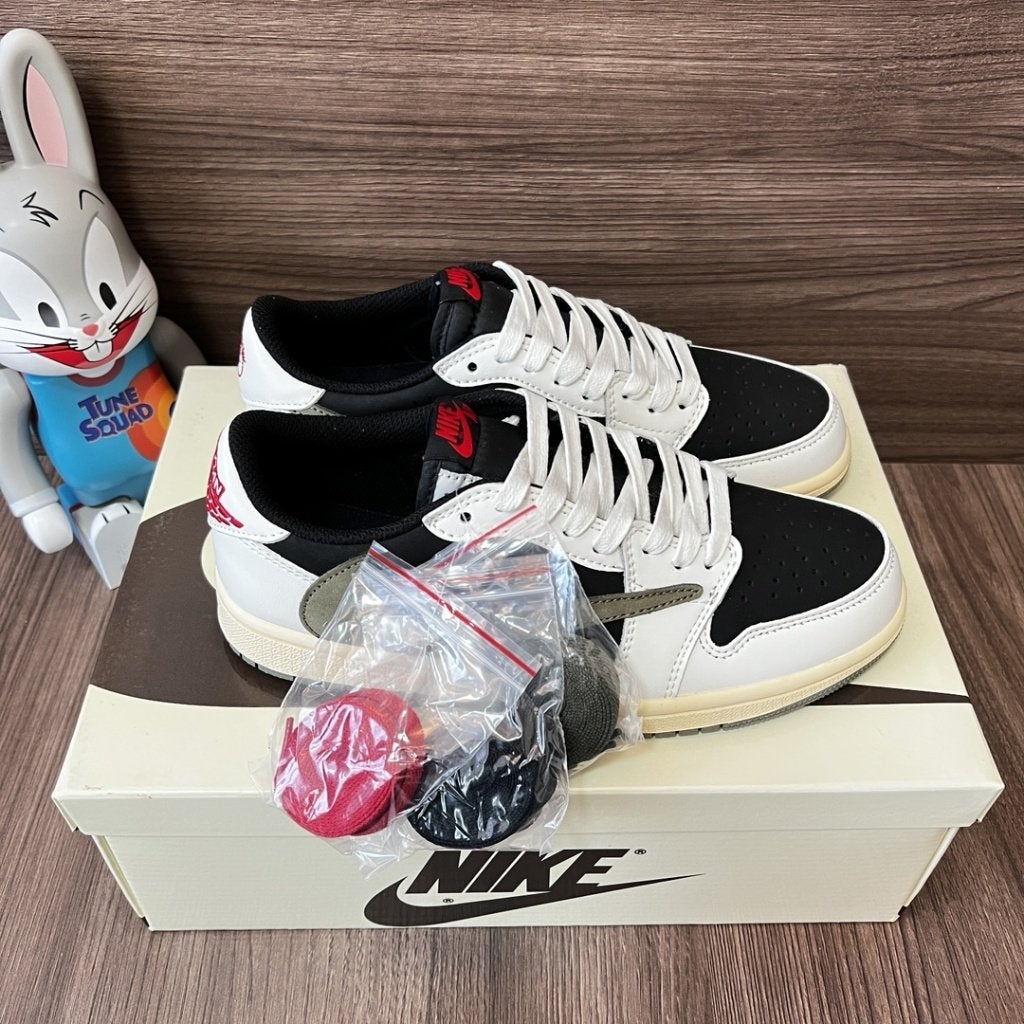 Nike Air Jordan 1 Low Travis Scott Medium Olive, Verzenden, Nieuw, Overige kleuren, Sneakers of Gympen