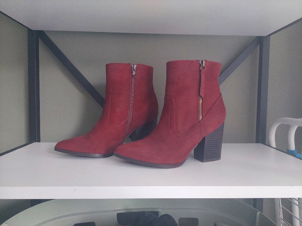 Enkellaarsjes bordeaux maat 37, Kleding | Dames, Schoenen, Lage of Enkellaarzen, Ophalen of Verzenden, Sprox, Gedragen