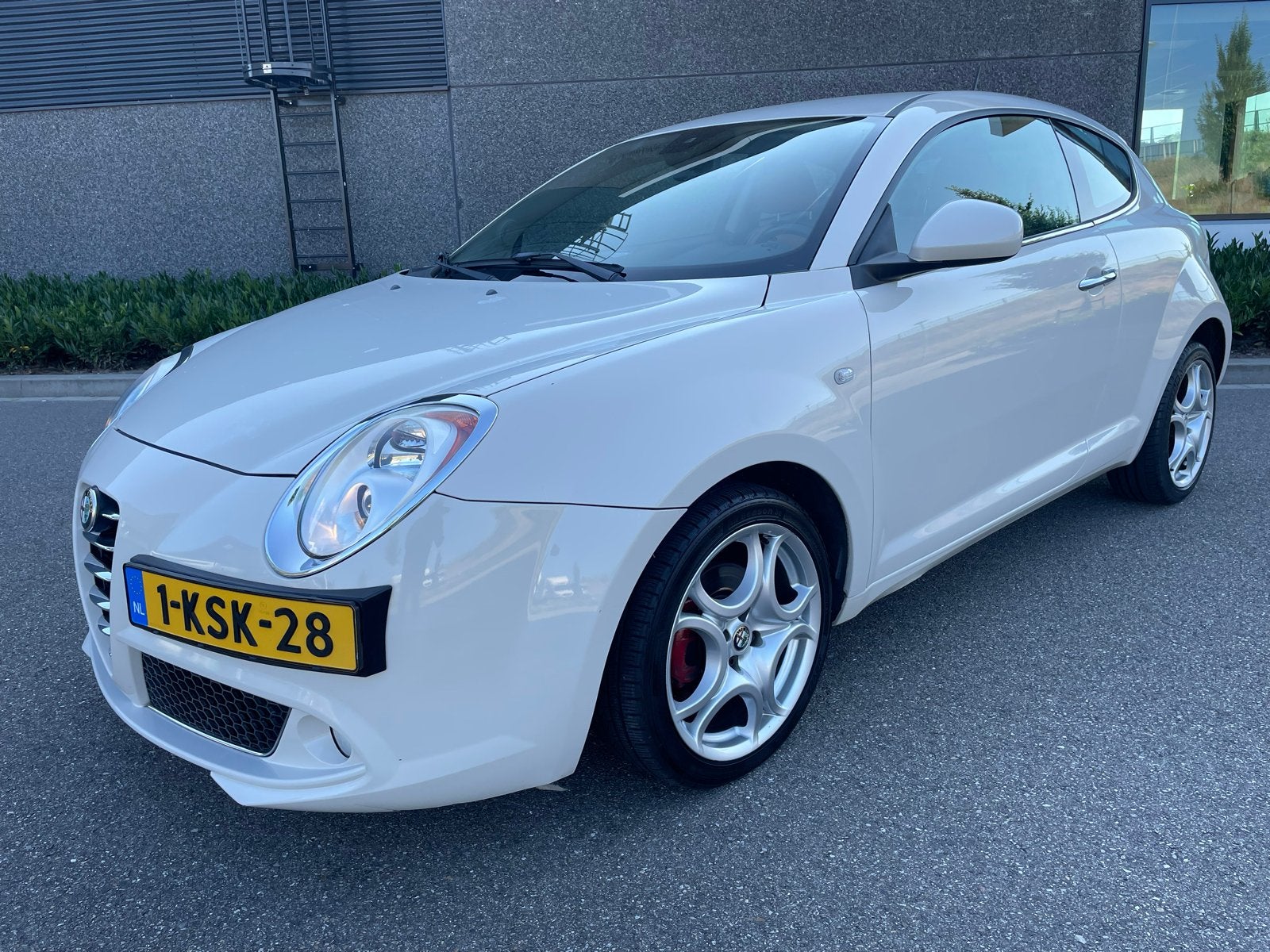 Alfa Romeo MiTo Distinctice, Auto's, Alfa Romeo, Voorwielaandrijving, 4 cilinders, Wit, Bruin