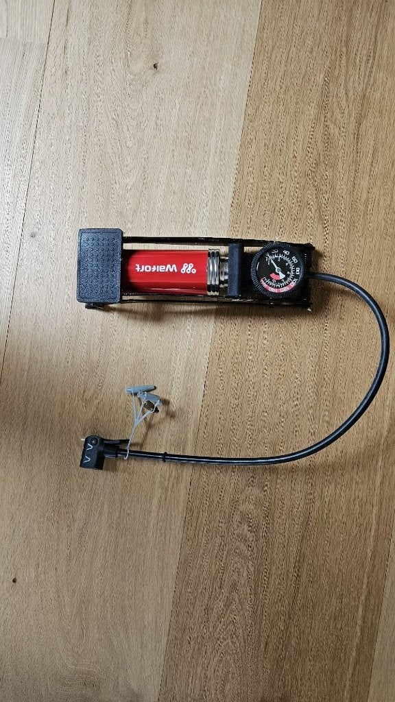 fietscross pomp, Ophalen, Drukmeter, Zo goed als nieuw