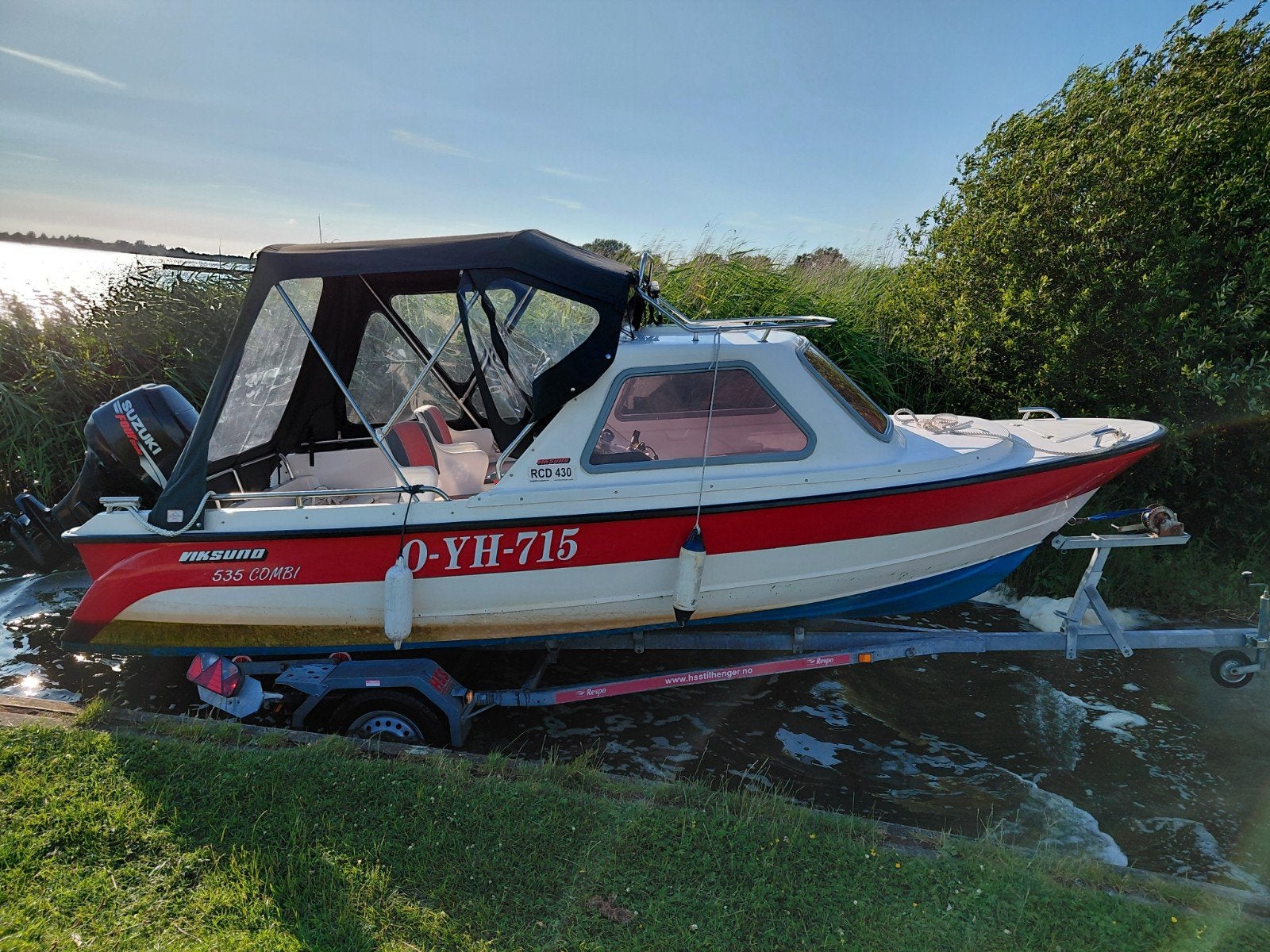 VIKSUND 535 KAJUITBOOT ZEEWAARDIG + SUZUKI 50 PK EN TRAILER, Watersport en Boten, Ophalen, Gebruikt, Met afstandsbediening, 5 m