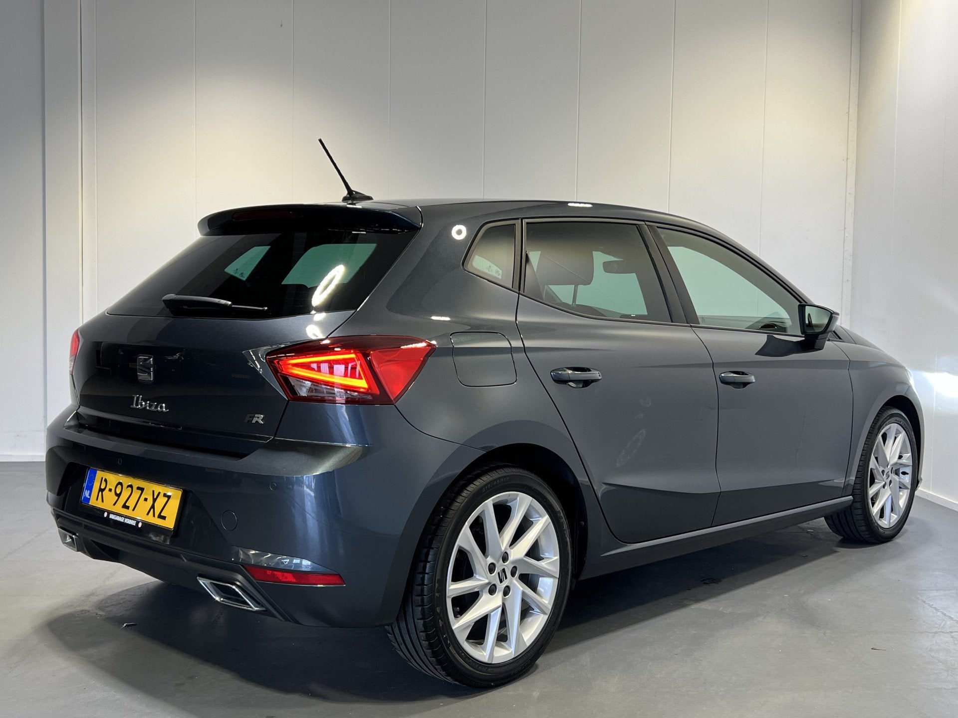 SEAT Ibiza 1.0 EcoTSI FR | Android/Apple Carplay | LM Velgen, Verwarmde buitenspiegels, Stof, 580 kg, Ibiza