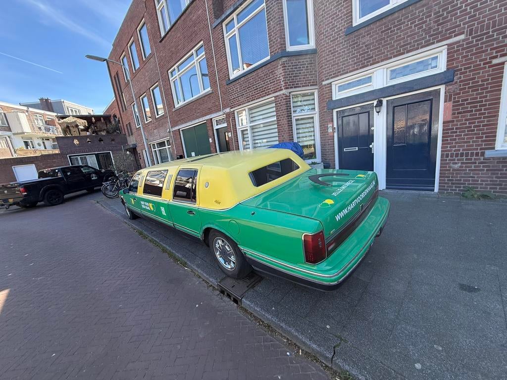 Karaoke limo groen/geel Lincoln  Towncar, Auto's, Lincoln, Automaat, Grijs, Particulier, Groen