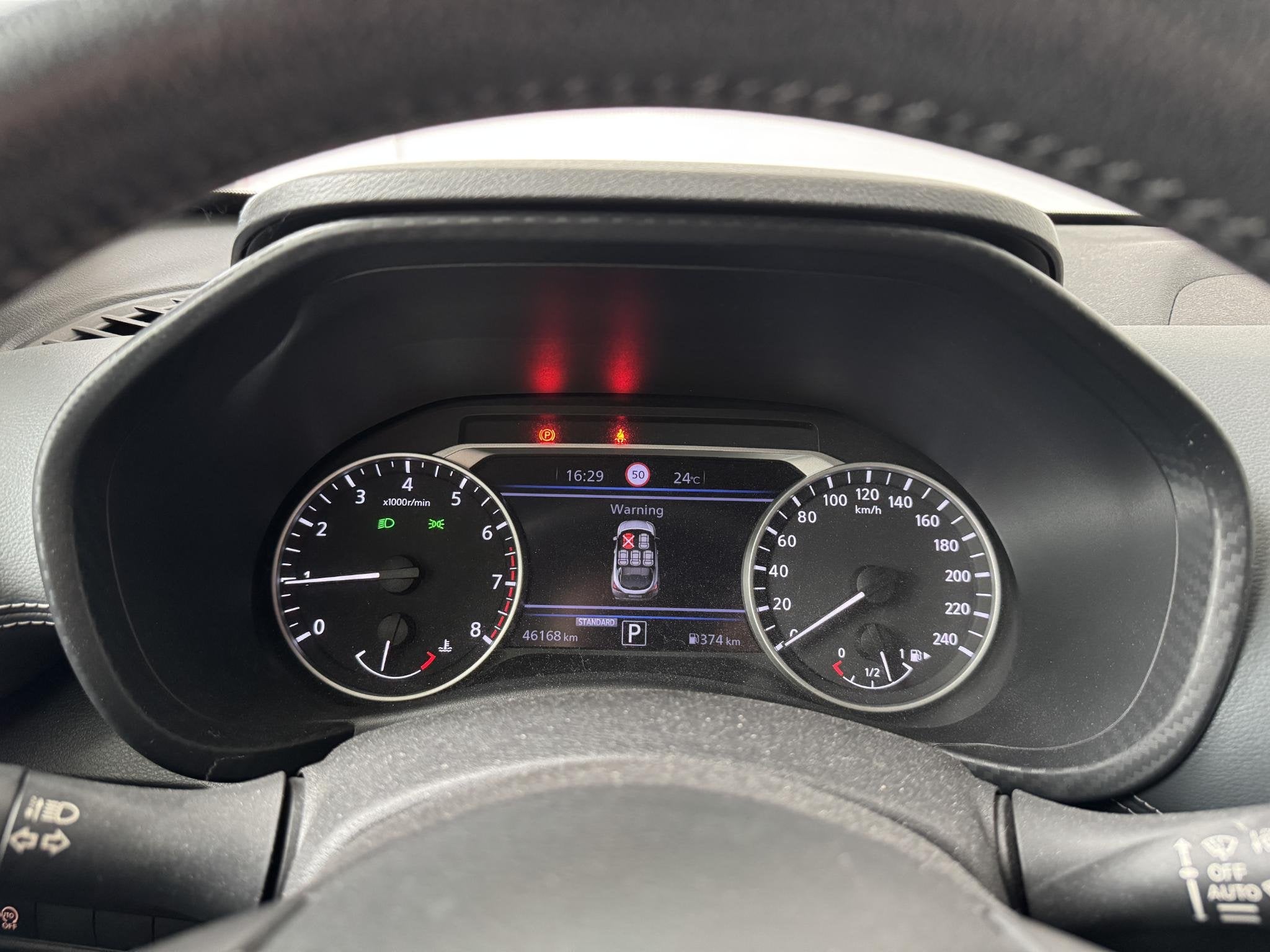 Foto 4 van Nissan Juke 1.0 DIG-T Premiere Edition | Navigatie | Achteru