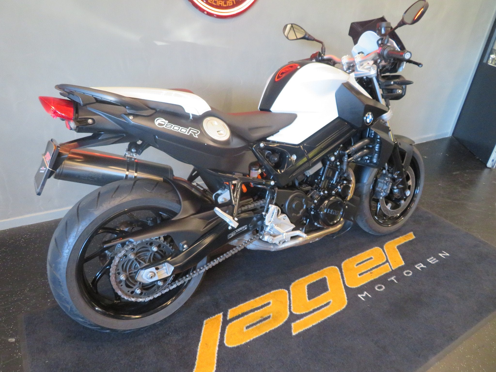 BMW F 800 R WHITE EDITION NIEUWSTAAT! (bj 2011), Motoren, Motoren | BMW, Bedrijf, Naked bike