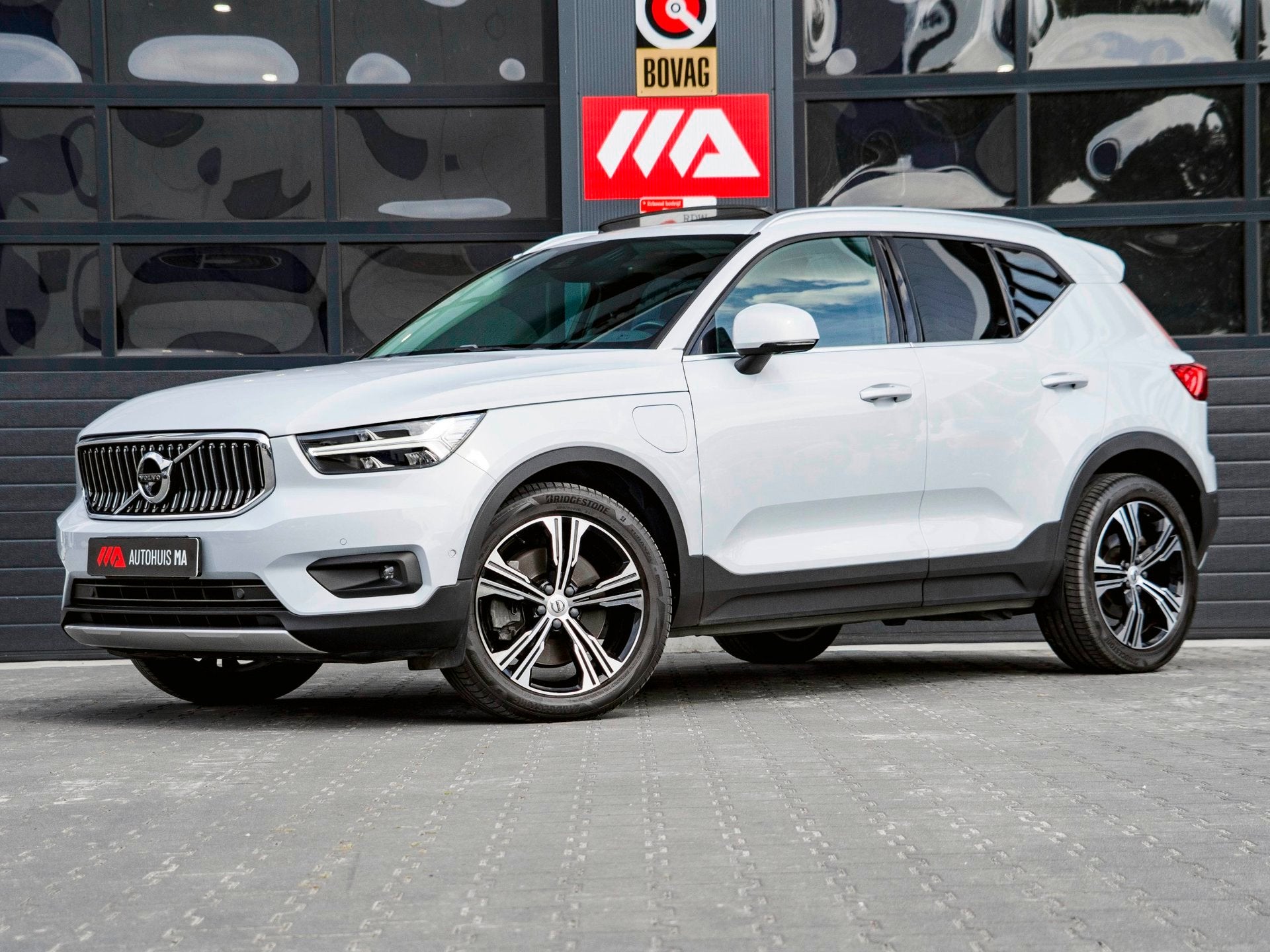 Volvo XC40 1.5 T5 Recharge Inscription | PANO | LEDER | HARM, Gebruikt, Zwart, 48 km/l, Bedrijf