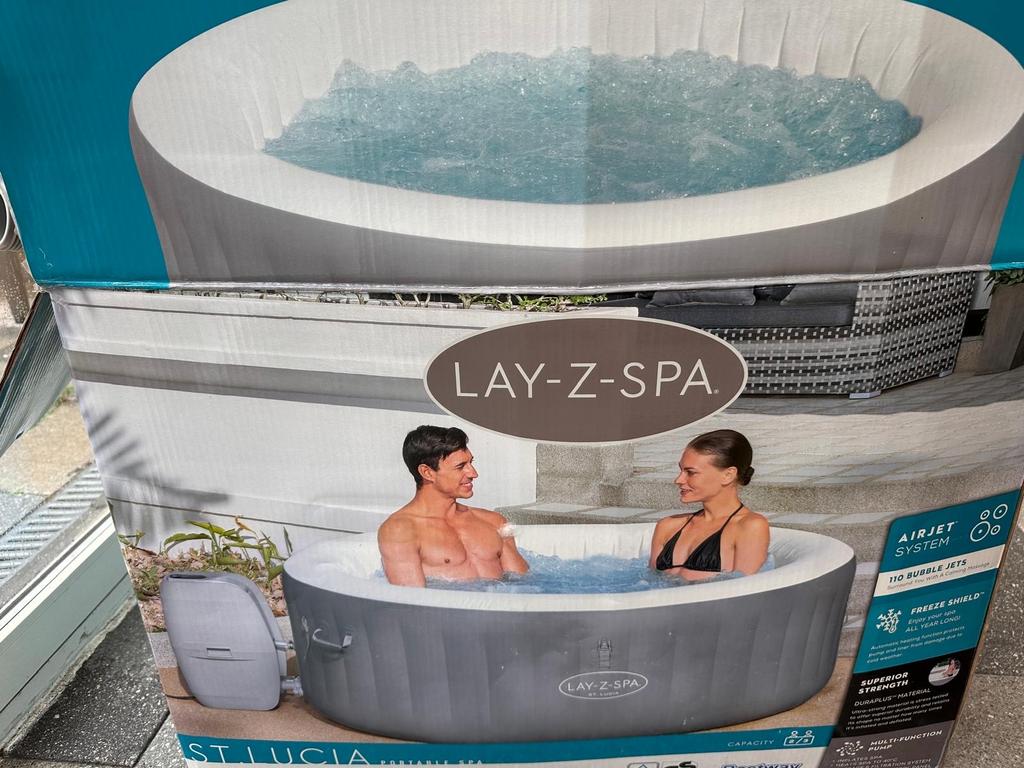 Lay-Z-Spa St. Lucia opblaasbare jacuzzi, Met Pomp, Ophalen, Zo goed als nieuw, Pomp, Opblaasbaar