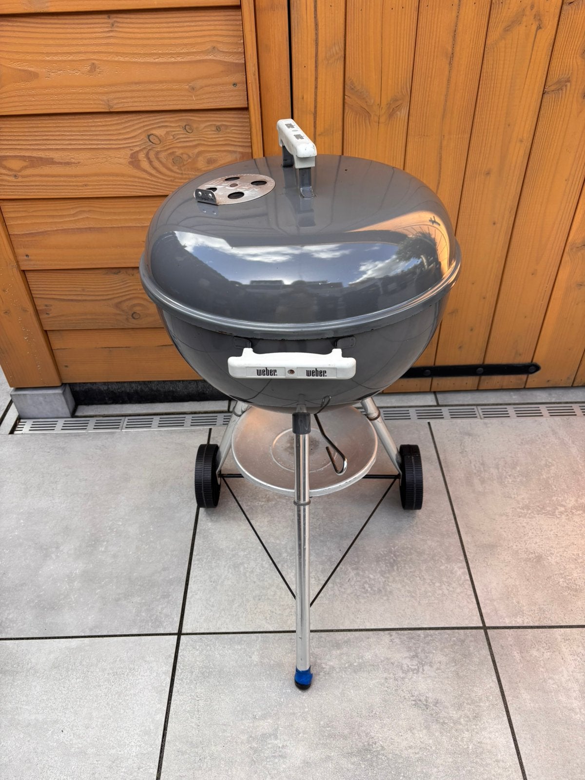 Weber kogel bbq 57 cm Grijs + Weber firestarter, Tuin en Terras, Ophalen, Gebruikt, Weber