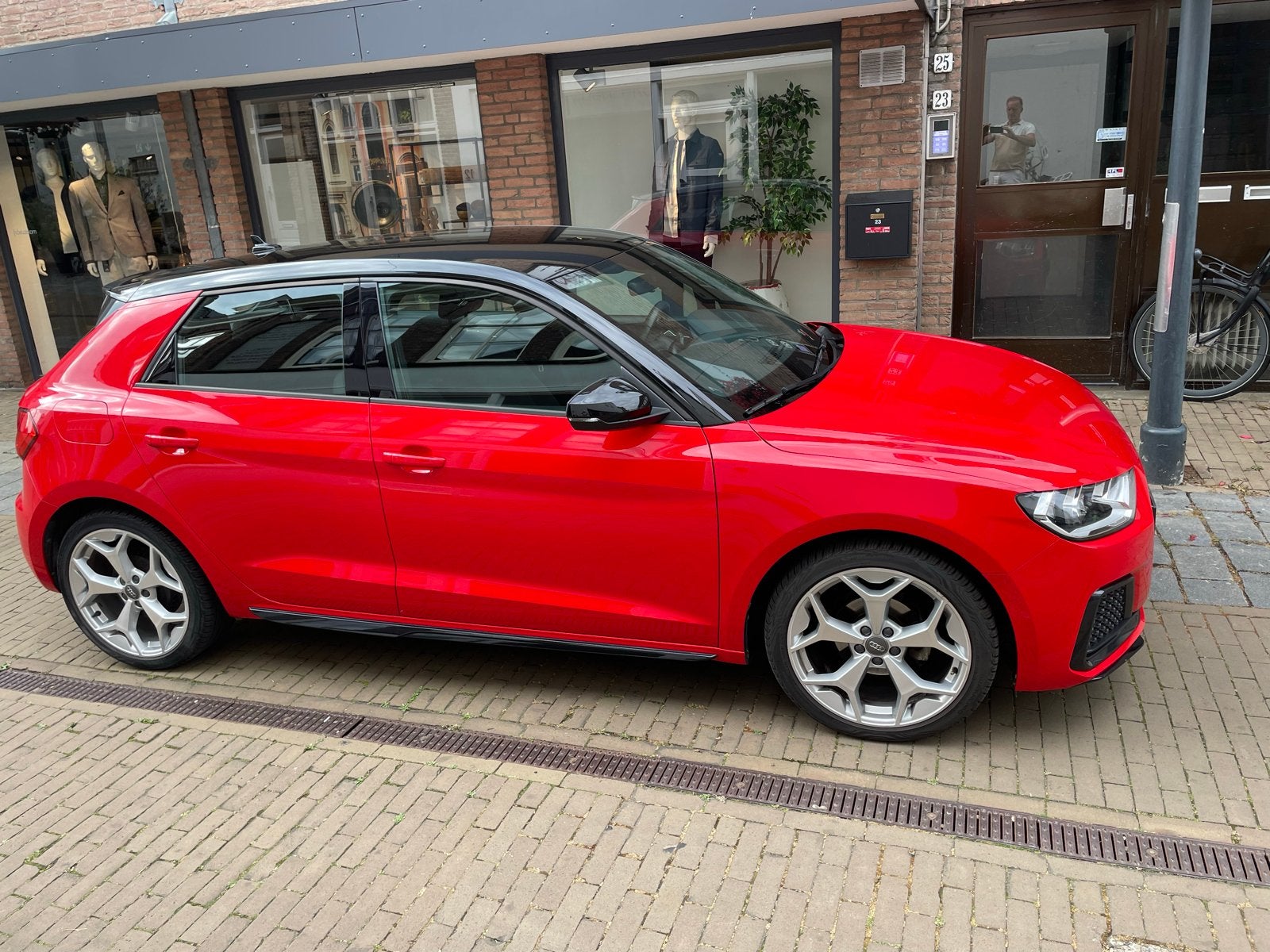 Audi A1 Sportback 25 Tfsi 95pk 2020 Rood, Voorwielaandrijving, Stof, Zwart, 95 pk
