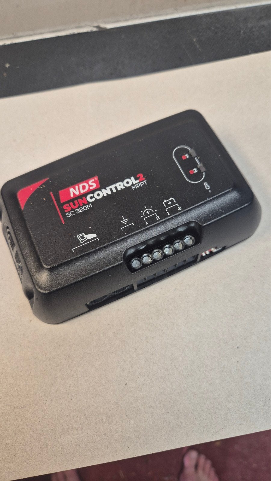 NDS Suncontrol 2 SC 320M MPPT Laadregelaar, Ophalen