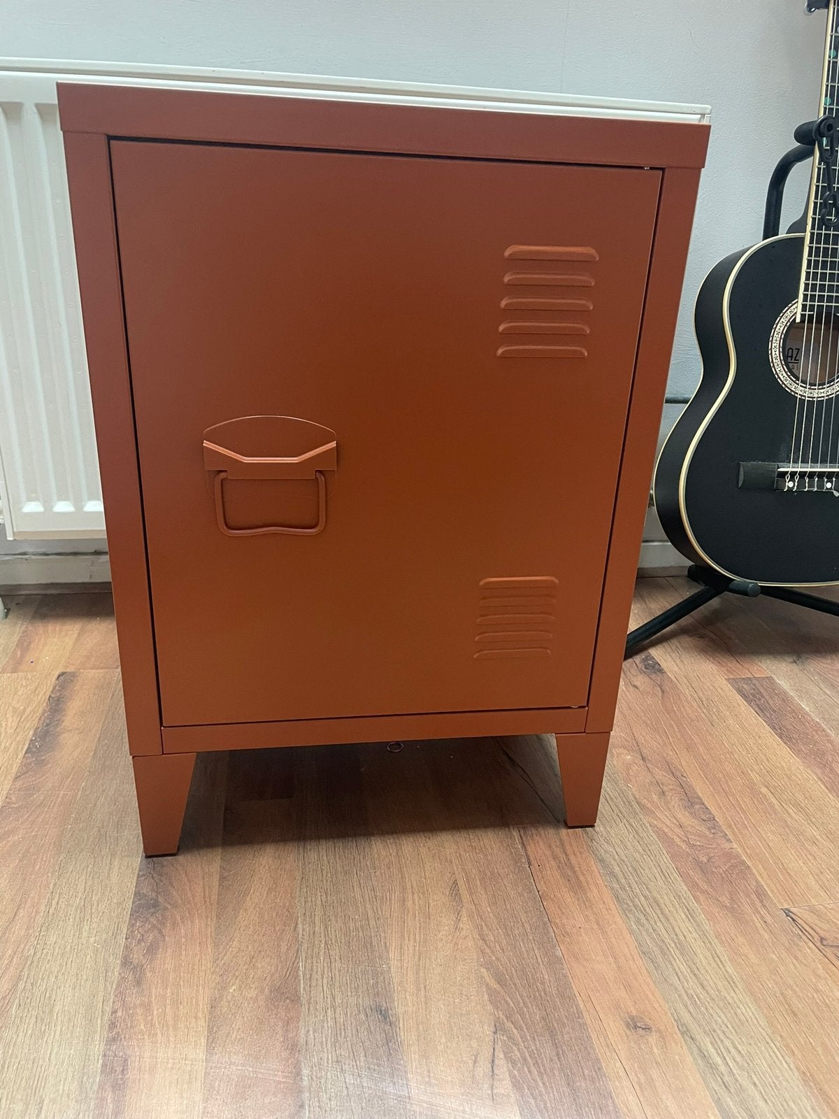 Locker nachtkastje roestbruin, Ophalen, Zo goed als nieuw
