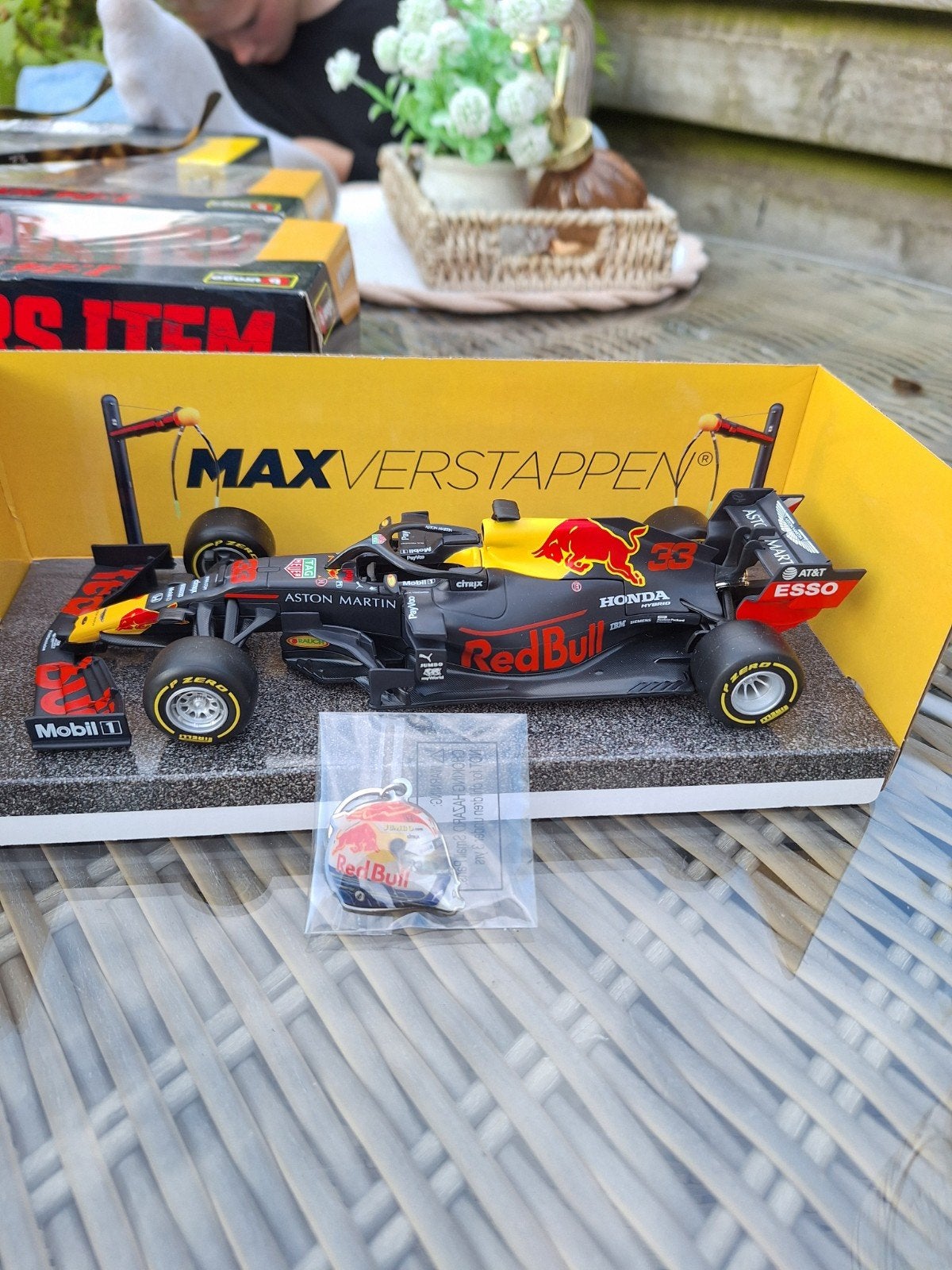 Max Verstappen Red Bull Racing RB16B Collectors Item, Ophalen of Verzenden, Zo goed als nieuw, Auto, Bburago