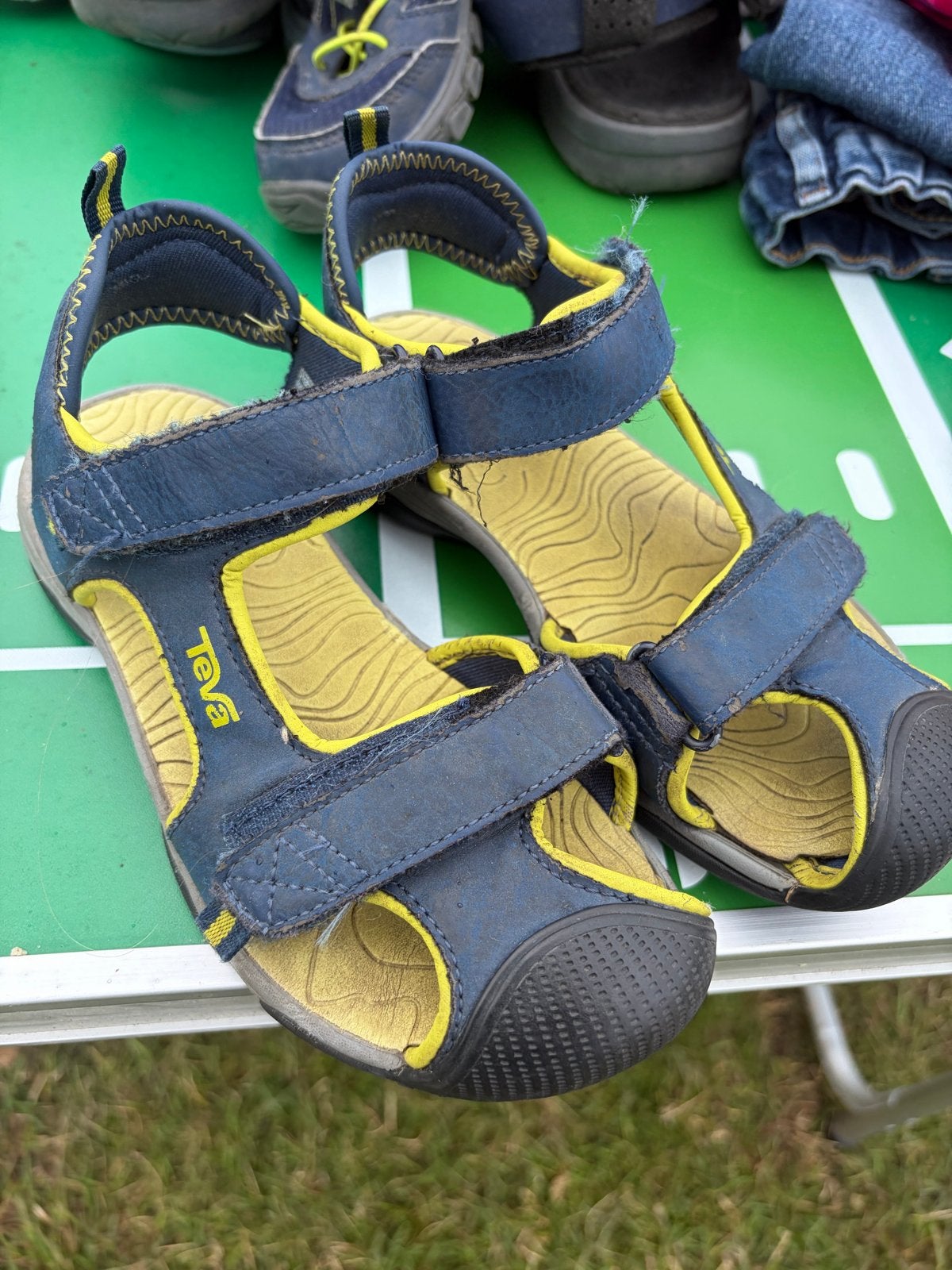Teva sandalen maat 32 - Blauw/Geel, Ophalen, Gebruikt, Jongen of Meisje, Schoenen