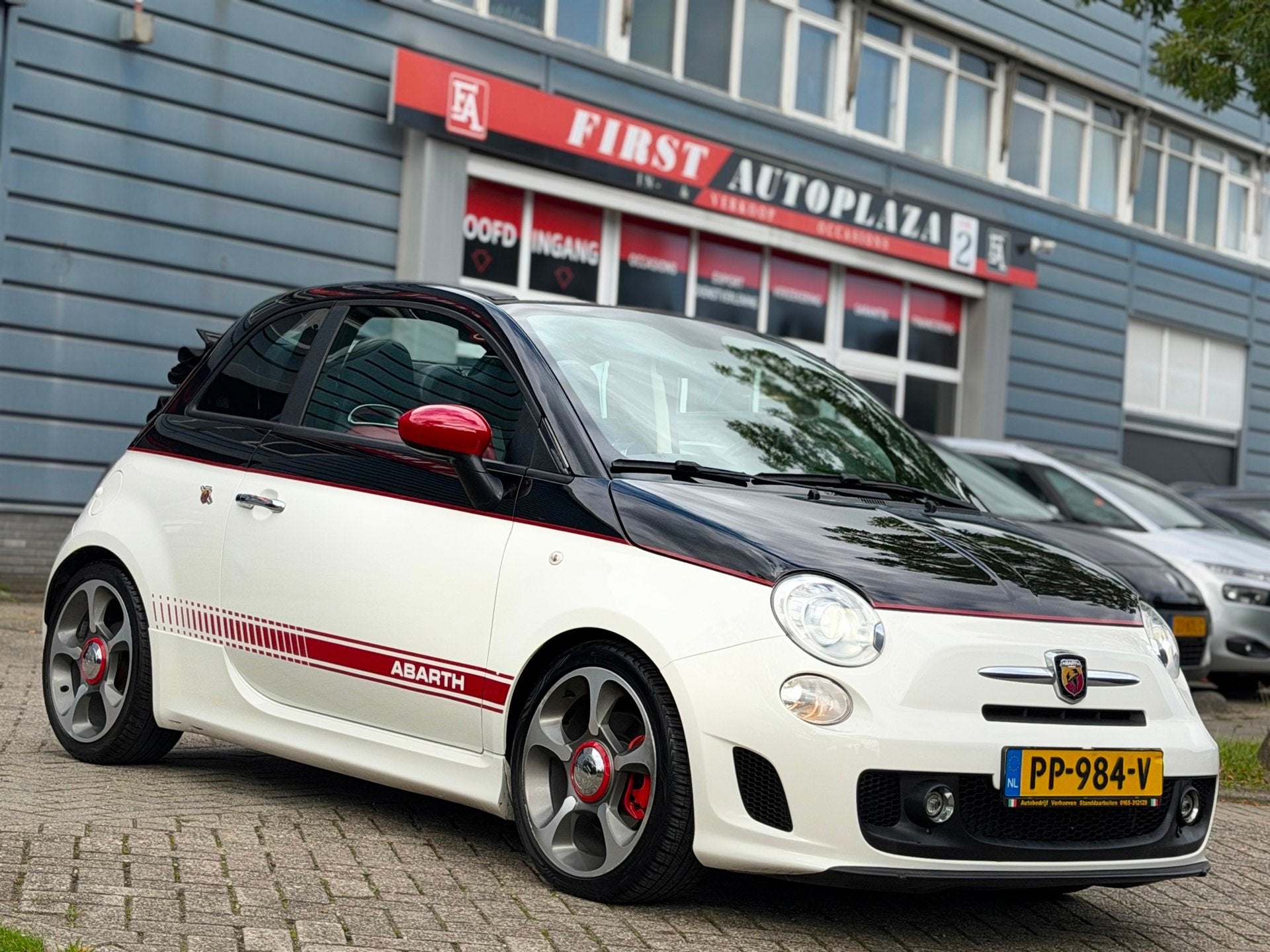 Fiat 500 C 1.4-16V Abarth CABRIO NAVI/LEDER/SPORT UITLAAT |, Auto's, Xenon verlichting, 4 cilinders, Cabriolet, Wit