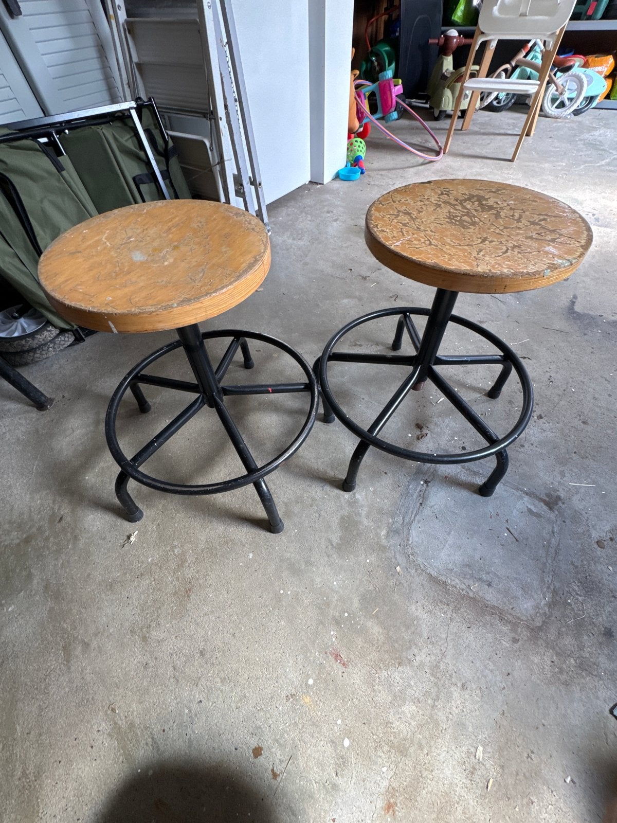 Set van 2 vintage barkrukken met houten zitting, Ophalen, Gebruikt, Twee, Zwart