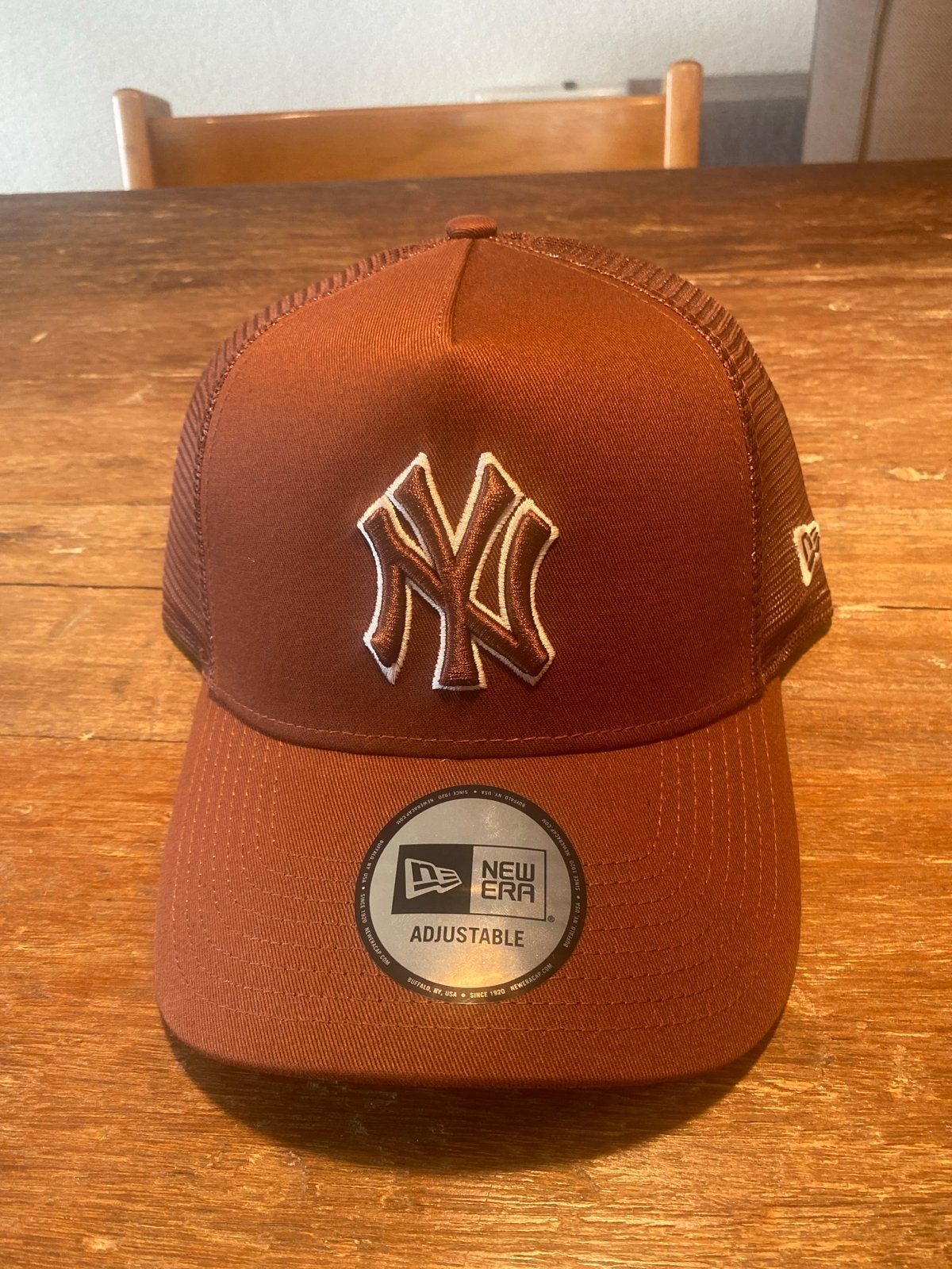 New Era NY Yankees Trucker Cap - Bruin, Ophalen of Verzenden, Nieuw, One size fits all, Pet