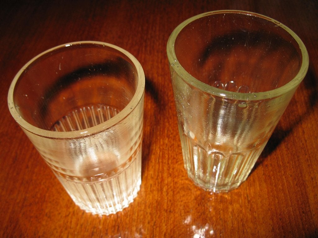 2 Oude drinkglazen met luchtbelletjes, Ophalen of Verzenden, Gebruikt, Overige typen