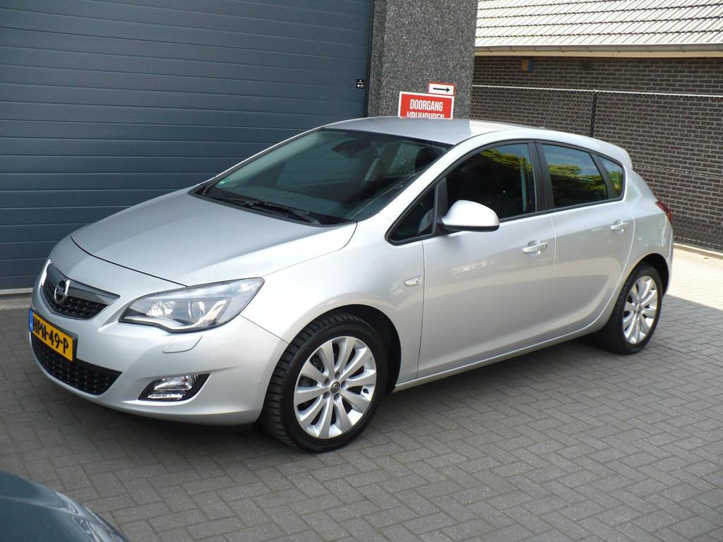 Opel ASTRA 1.6 edition, Voorwielaandrijving, Euro 5, Stof, 4 cilinders