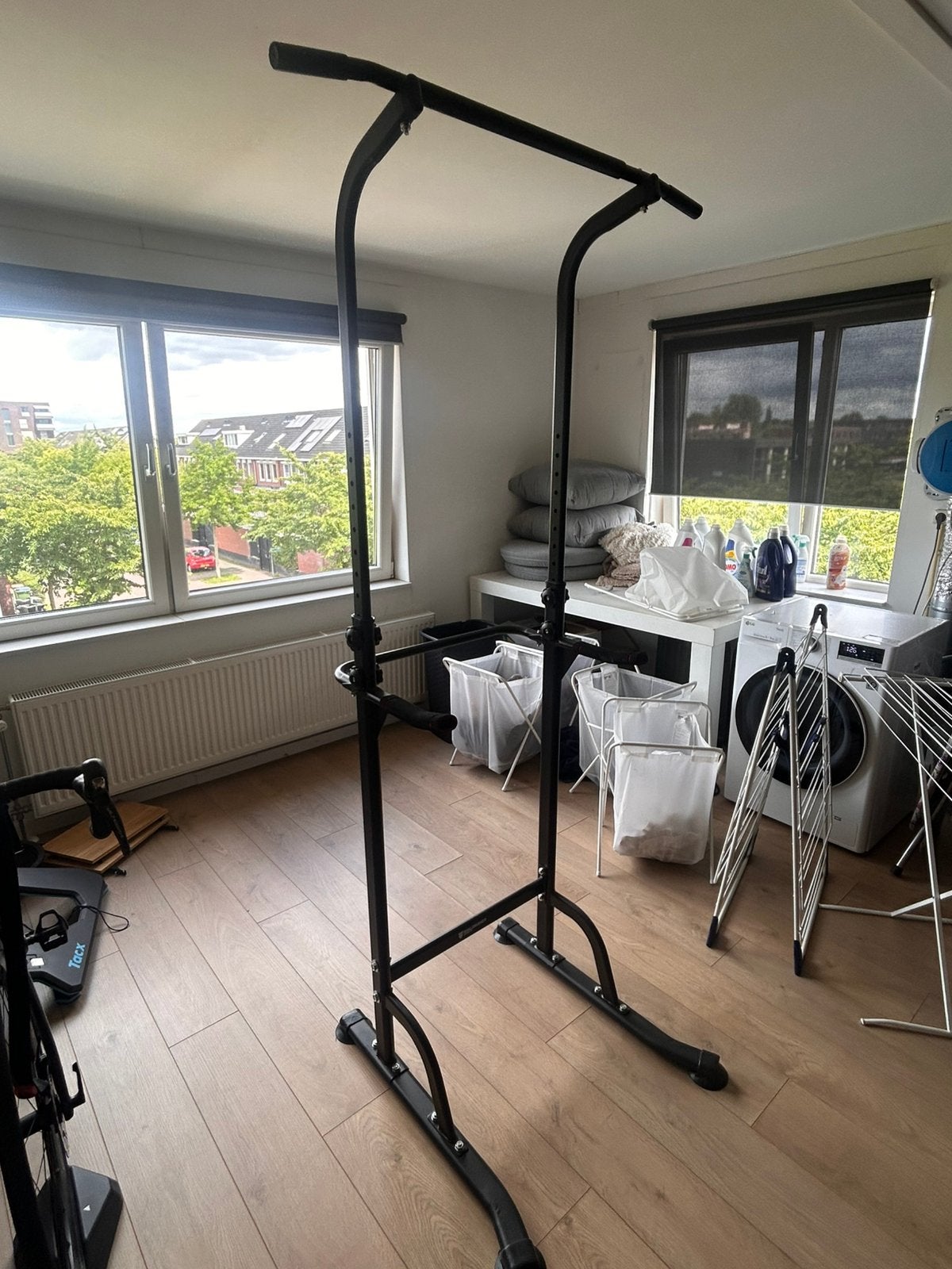 Pull-up bar en dip station, Sport en Fitness, Fitnessmaterialen, Ophalen, Zo goed als nieuw, Oprekstang