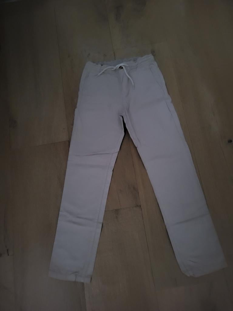 Comfortabele beige luchtige broek van Mayoral maat 128, Kinderen en Baby's, Kinderkleding | Maat 128, Broek, Mayoral, Ophalen of Verzenden