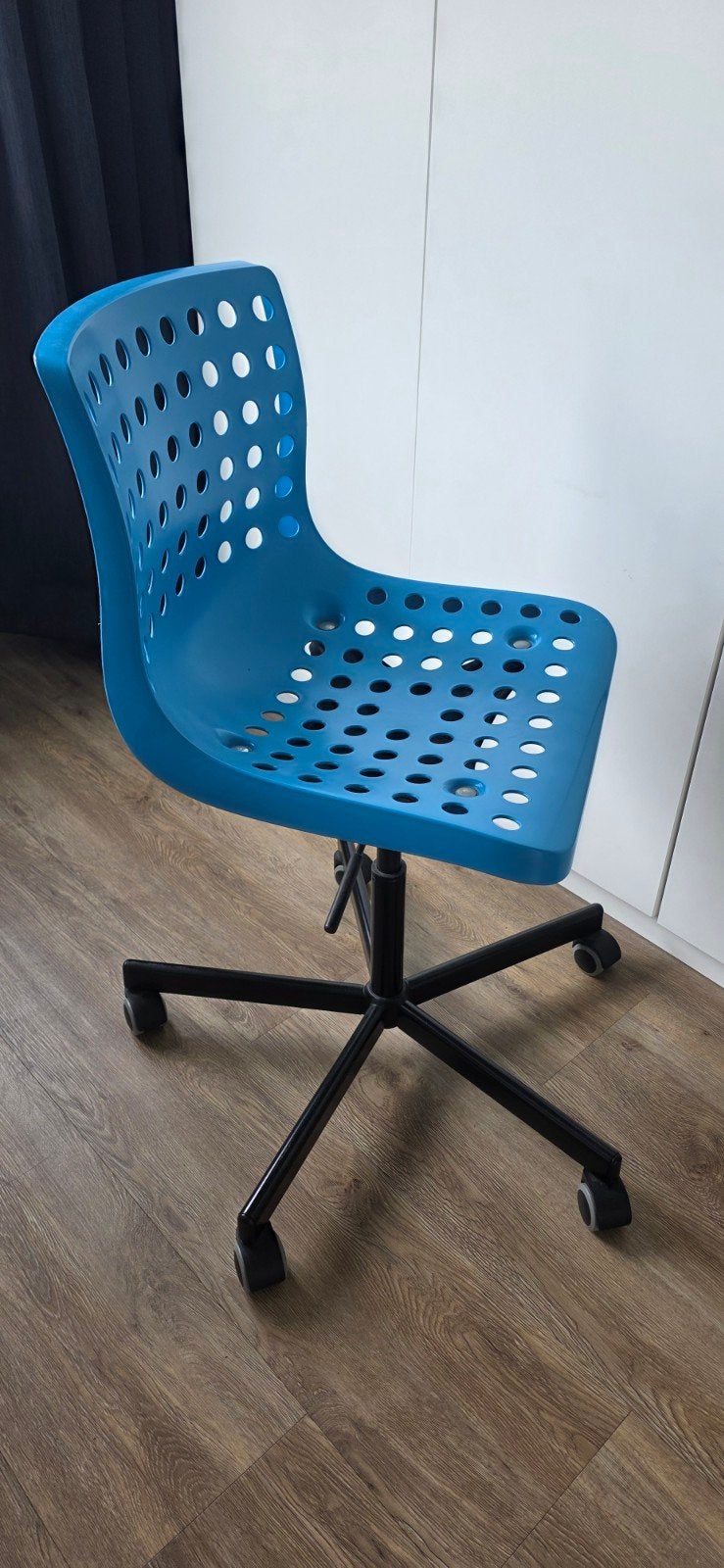 Blauwe bureaustoel met wielen, Ophalen, Zo goed als nieuw, Blauw, Bureaustoel