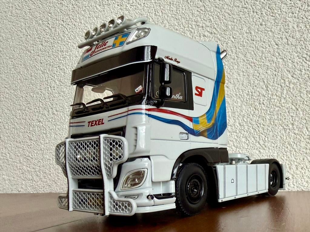 WSI Jelle Schouwstra “Moulin Rouge” DAF XF 106 SSC, Hobby en Vrije tijd, Ophalen of Verzenden, Nieuw, Bus of Vrachtwagen, Wsi