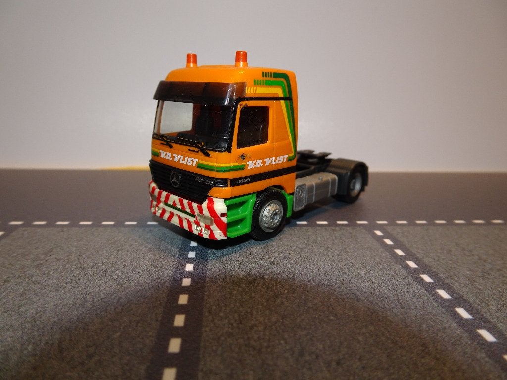 326 herpa mercedes actros v.d.vlist trekker 1:87 truck trein, Ophalen of Verzenden, Zo goed als nieuw, Bus of Vrachtwagen, Herpa