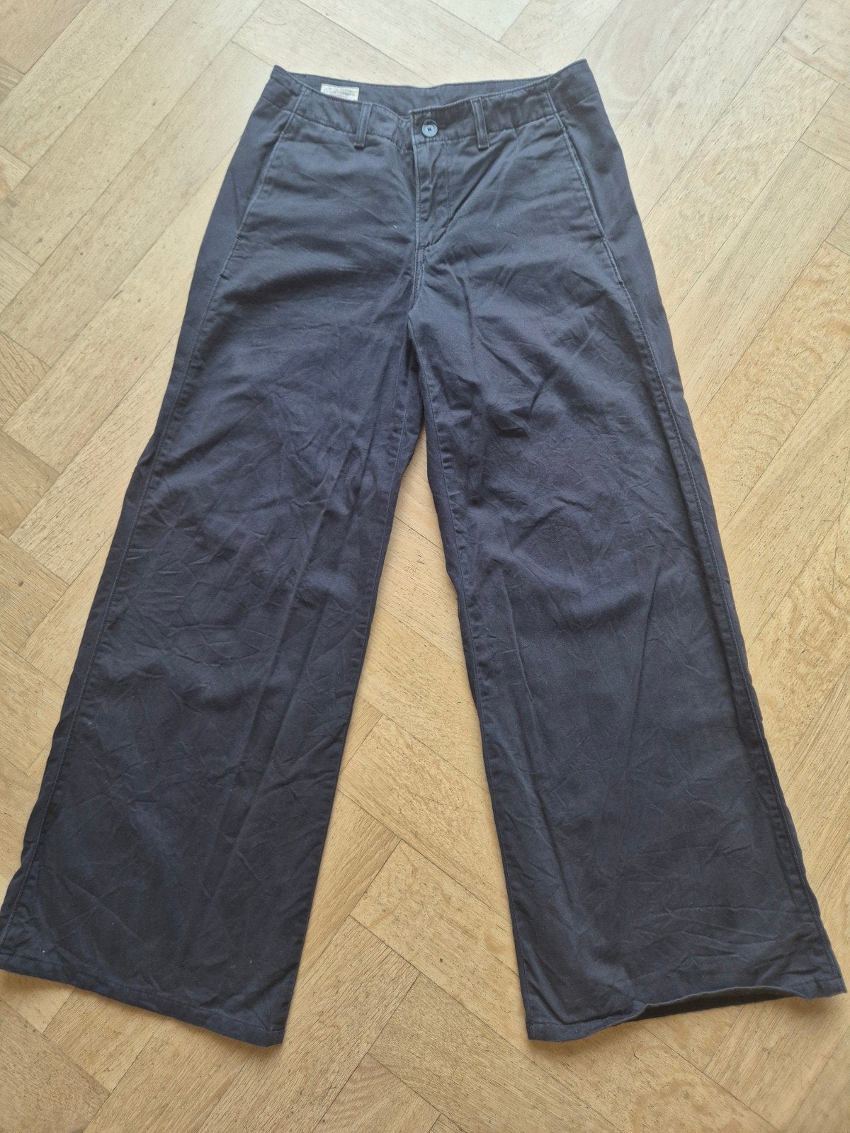 Leuke zwarte dames chino mt 27 Levi's, Zwart, Ophalen of Verzenden, Zo goed als nieuw, Maat 36 (S)