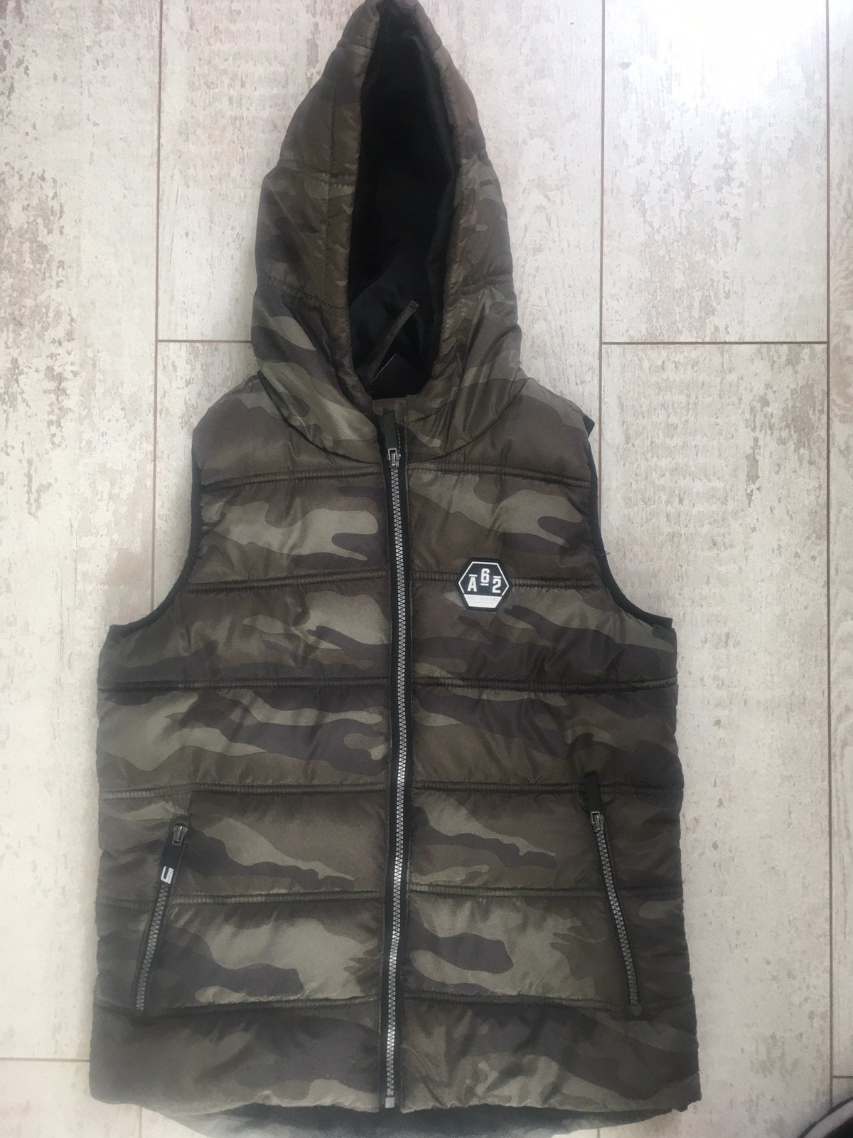 BODYWARMER LEGERGROEN, MAAT 158/164, Ophalen of Verzenden, Zo goed als nieuw, Jas