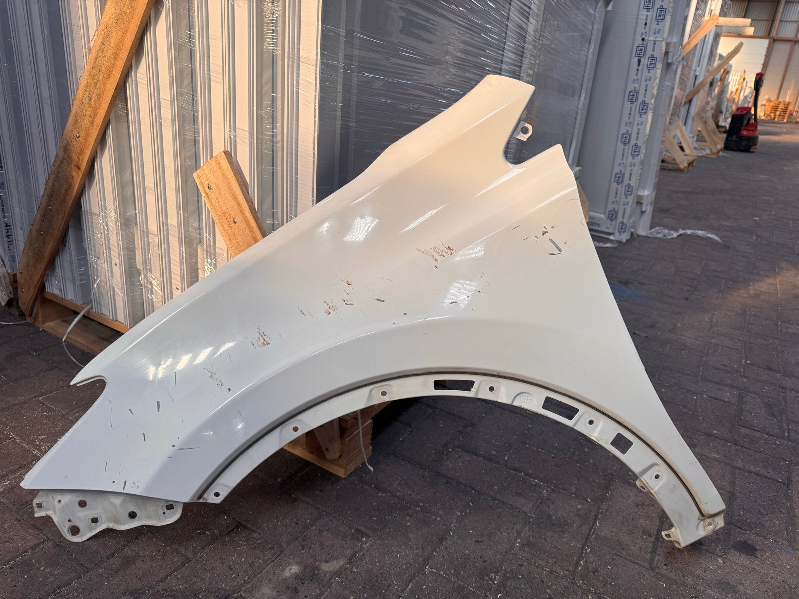 Linksvoor spatbord Toyota RAV4, Gebruikt, Voor, Ophalen of Verzenden, Spatbord