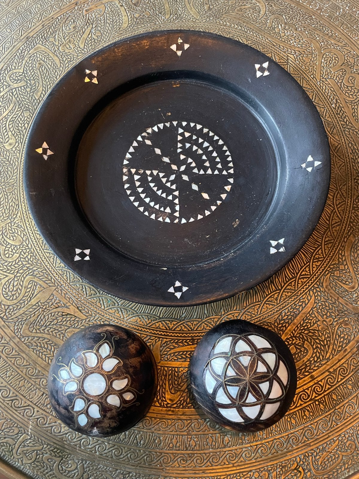 Etnische houten schaal en bakjes met parelmoer inleg, Antiek en Kunst, Ophalen of Verzenden