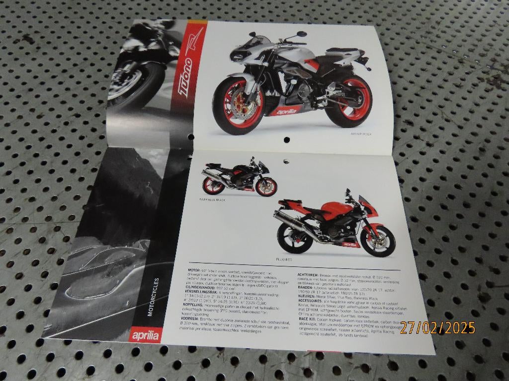 Aprilia 2005 modellen kleurenfolder Reclame o.a. RSV - Tuono, Ophalen of Verzenden, Gebruikt, Auto's