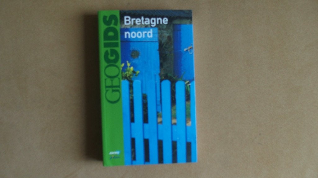 Bretagne noord - Geogids - reisgids - Frankrijk, Boeken, Europa, Ophalen of Verzenden, Zo goed als nieuw, Reisgids of -boek