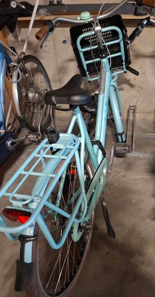 Gazelle damesfiets met bak, voor- en achterlicht, Fietsen en Brommers, Fietsen | Dames | Damesfietsen, Versnellingen, Ophalen of Verzenden