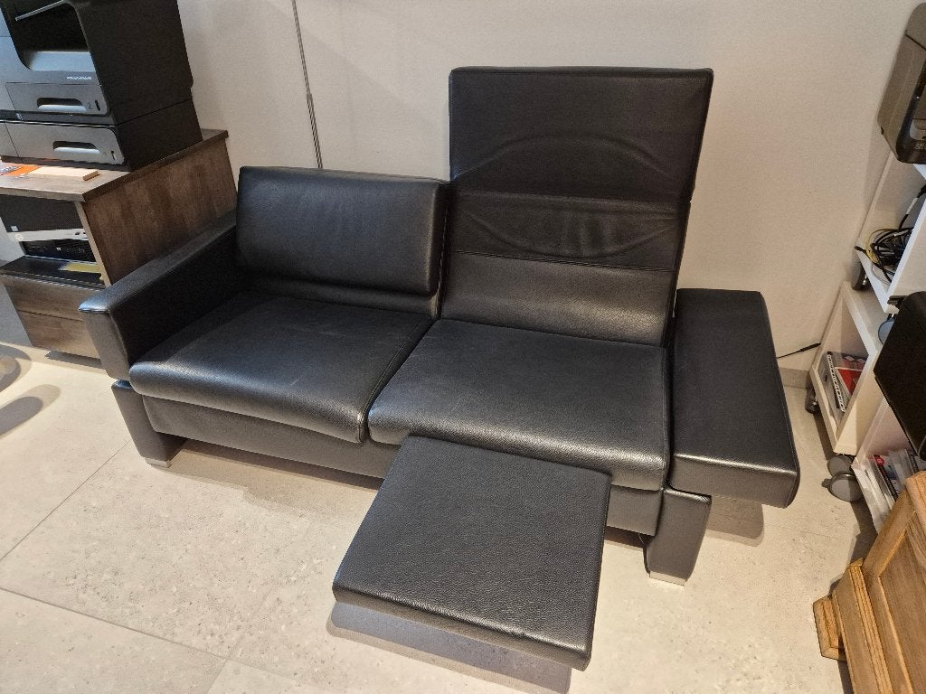 Relaxbank 2-zits zwart leer, Ophalen, 150 tot 200 cm, Tweepersoons, Zo goed als nieuw