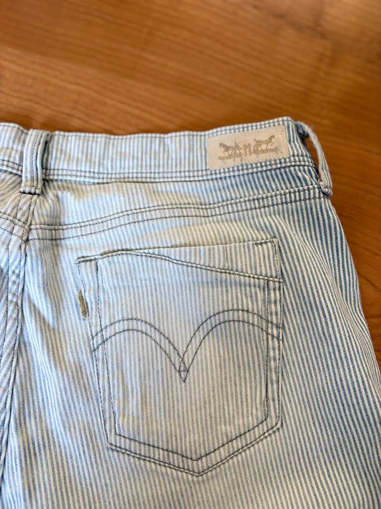 Levi's korte broek, Kort, Blauw, Maat 42/44 (L), Ophalen of Verzenden