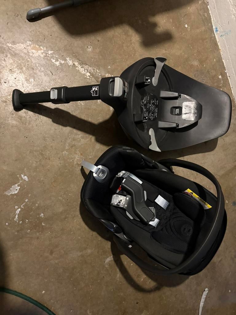 Maxi Cosi + Isofix en adapters kinderwagen, Ophalen, Zo goed als nieuw