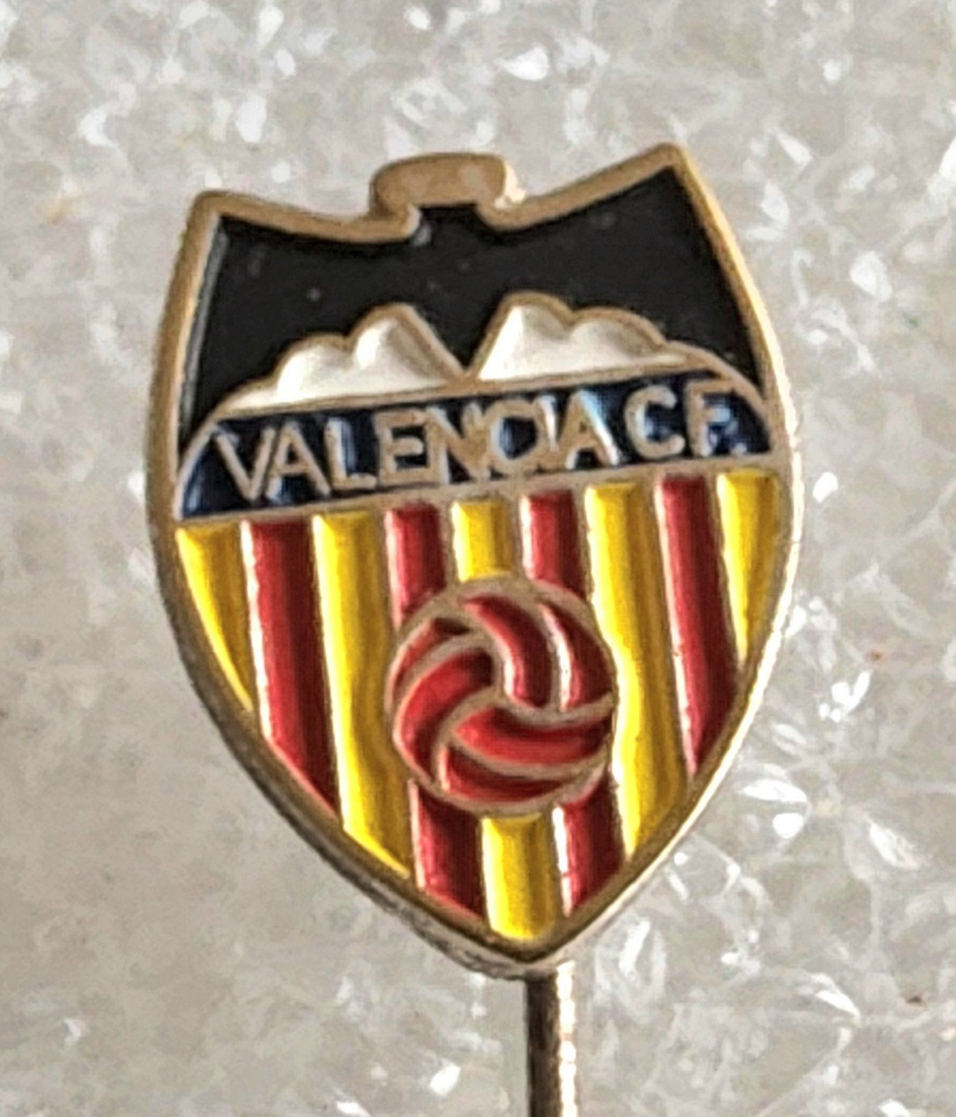 Speldje Valencia CF Voetbalclub Logo, Ophalen of Verzenden, Gebruikt, Sport, Speldje of Pin