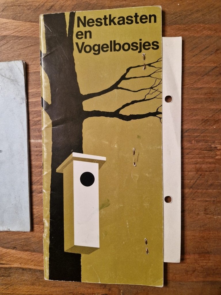 2x IVN boekjes over nestkasten en vogelbosjes, Diverse auteurs, Vogels, Ophalen, Gelezen