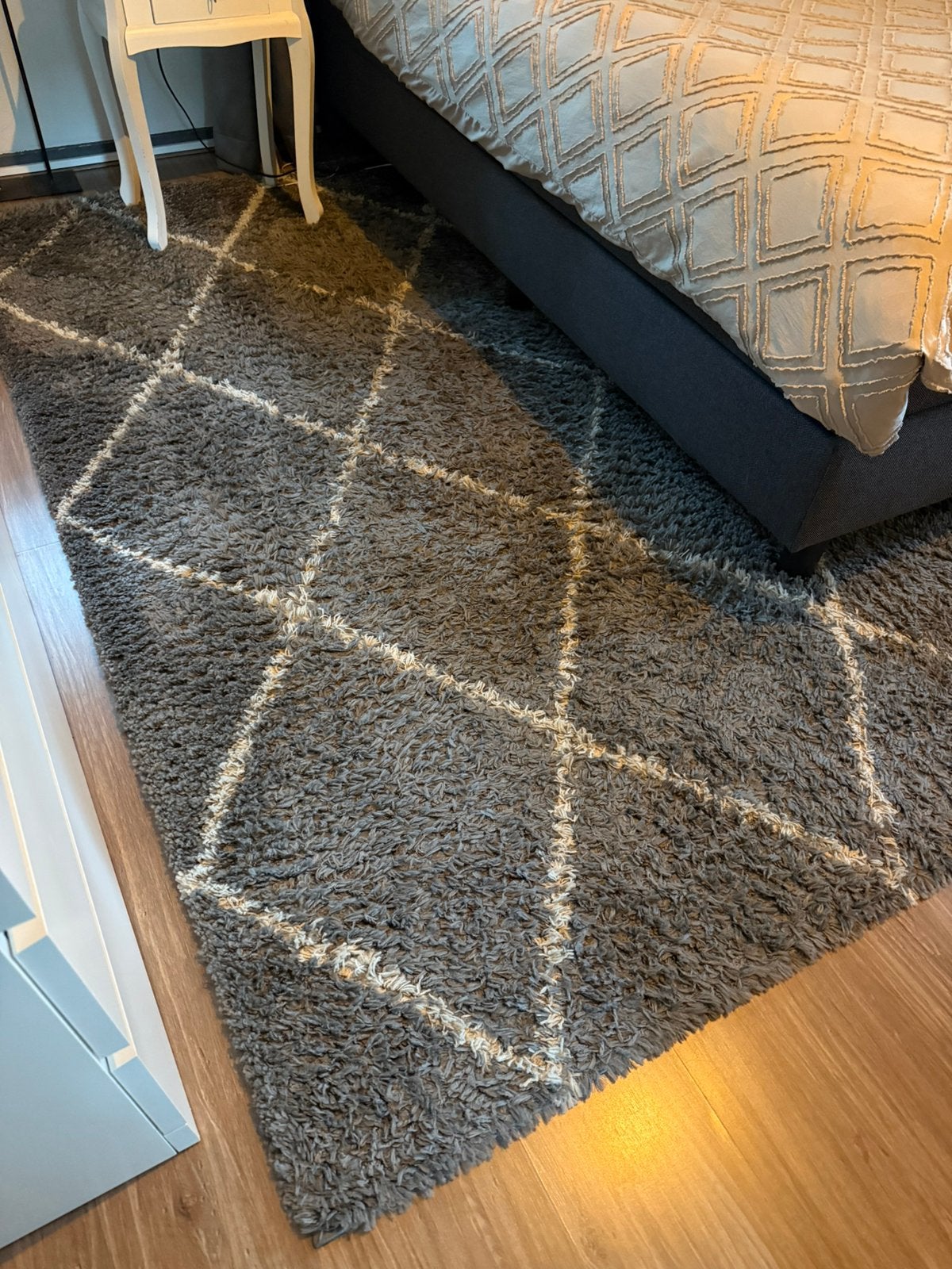 Vloerkleed grijs met witte strepen, 150 tot 200 cm, 200 cm of meer, Ophalen of Verzenden, Zo goed als nieuw