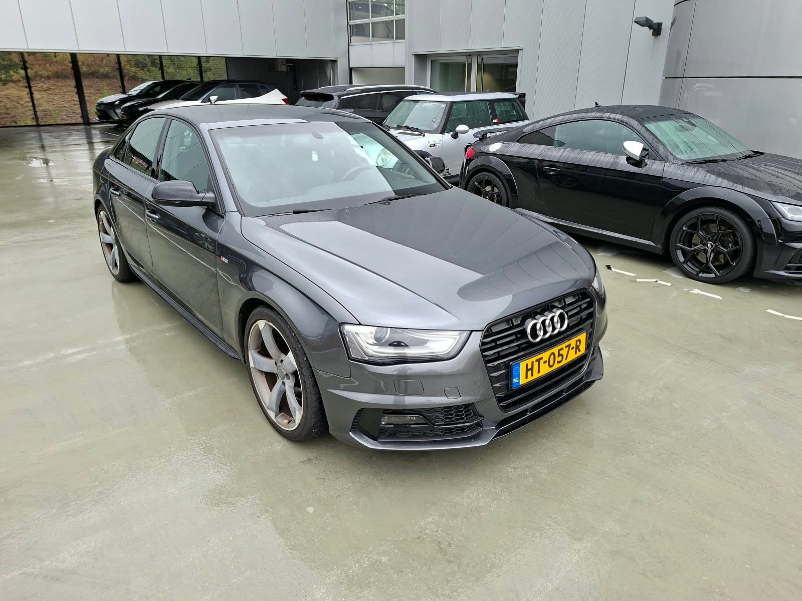 Audi A4 Limousine 1.8 TFSI S-Line Automaat | 210 PK | 139.0, Auto's, Audi, Zwart, 4 cilinders, Origineel Nederlands, 75 €/maand