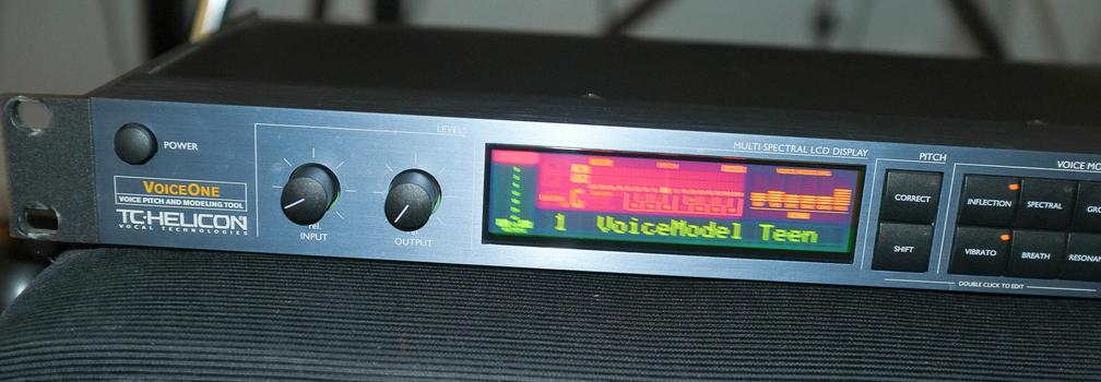 TC Helicon VOICE ONE Vocal pitch & Modelling Processor, Muziek en Instrumenten, Effecten, Ophalen of Verzenden, Gebruikt, Delay of Echo