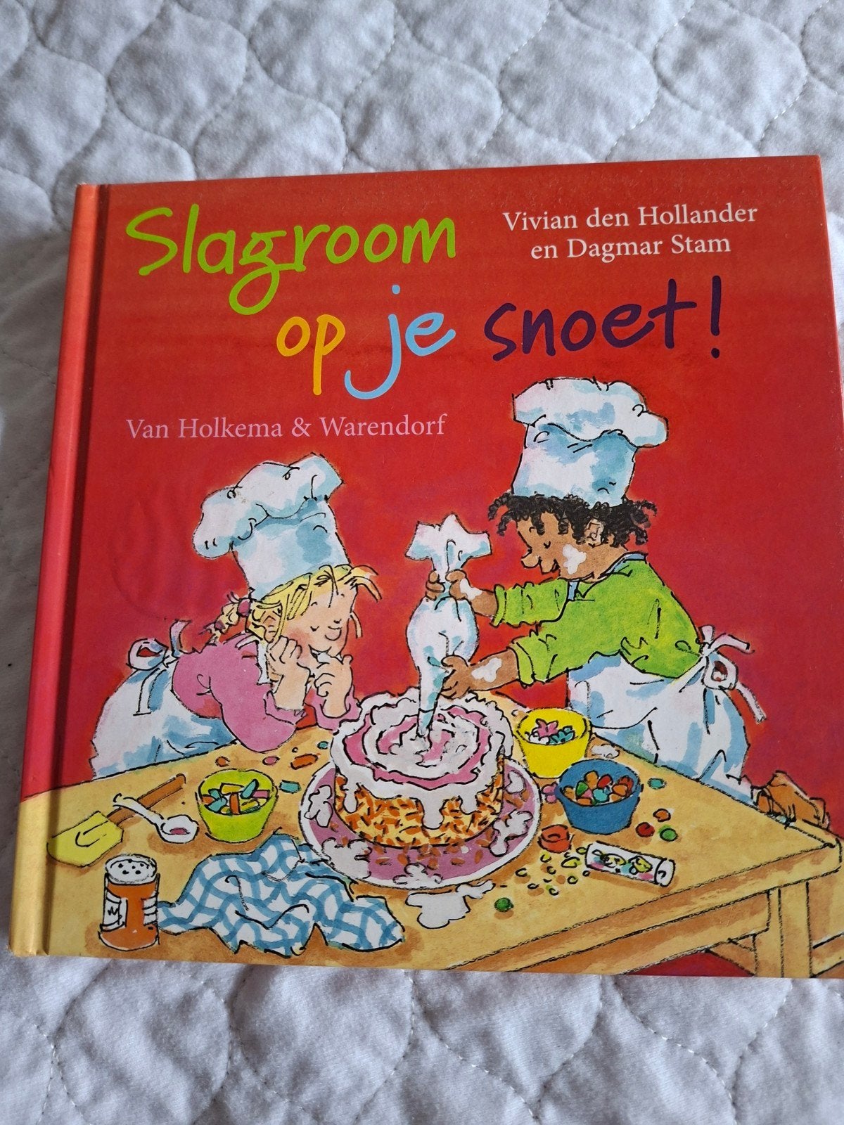 Slagroom op je snoet! - Voorleesverhaal met recepten, Ophalen of Verzenden, Zo goed als nieuw, Vivian den Hollander en Dagmar Stam