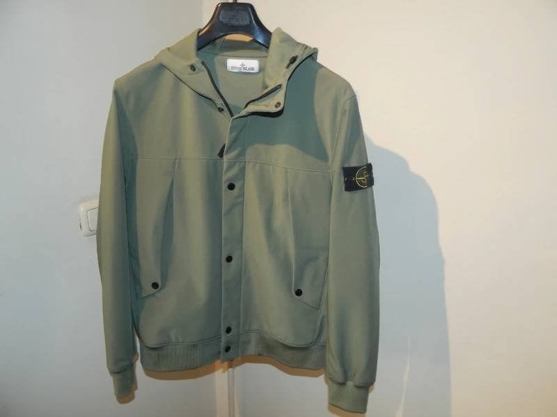 Stone Island soft shell jas vorige collectie kaki tint badge, Groen, Verzenden, Maat 48/50 (M), Stone Island