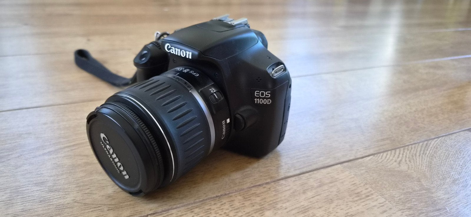 Canon EOS 1100D spiegelreflexcamera met toebehoren., Ophalen, Gebruikt, Canon, Standaardlens