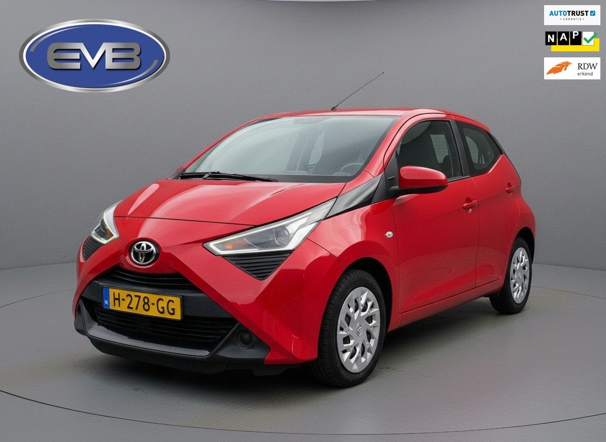 Toyota Aygo 1.0 VVT-i x-play,achteruitrijcamera, airco, 2400, Gebruikt, Euro 6, 4 stoelen, Origineel Nederlands