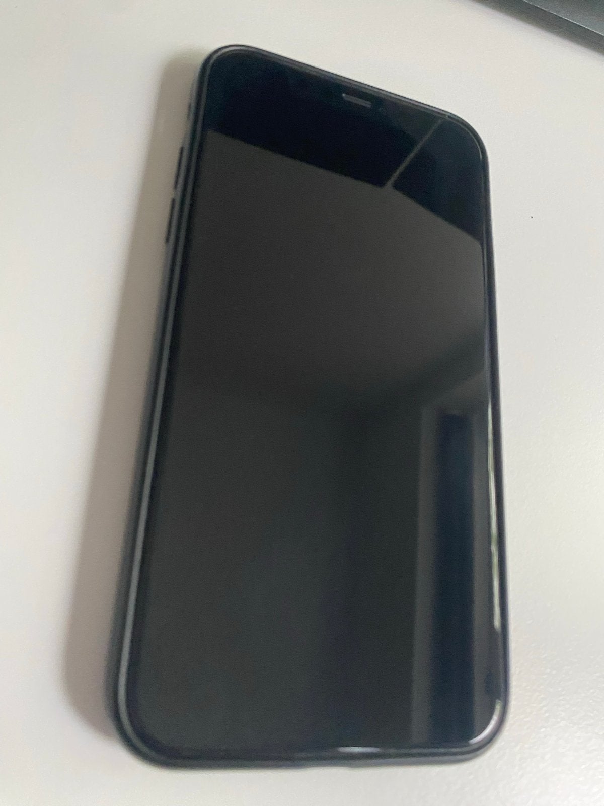iPhone 11 - Barsten in achterzijde, Telecommunicatie, Mobiele telefoons | Apple iPhone, Gebruikt, Zwart, 64 GB, Zonder simlock