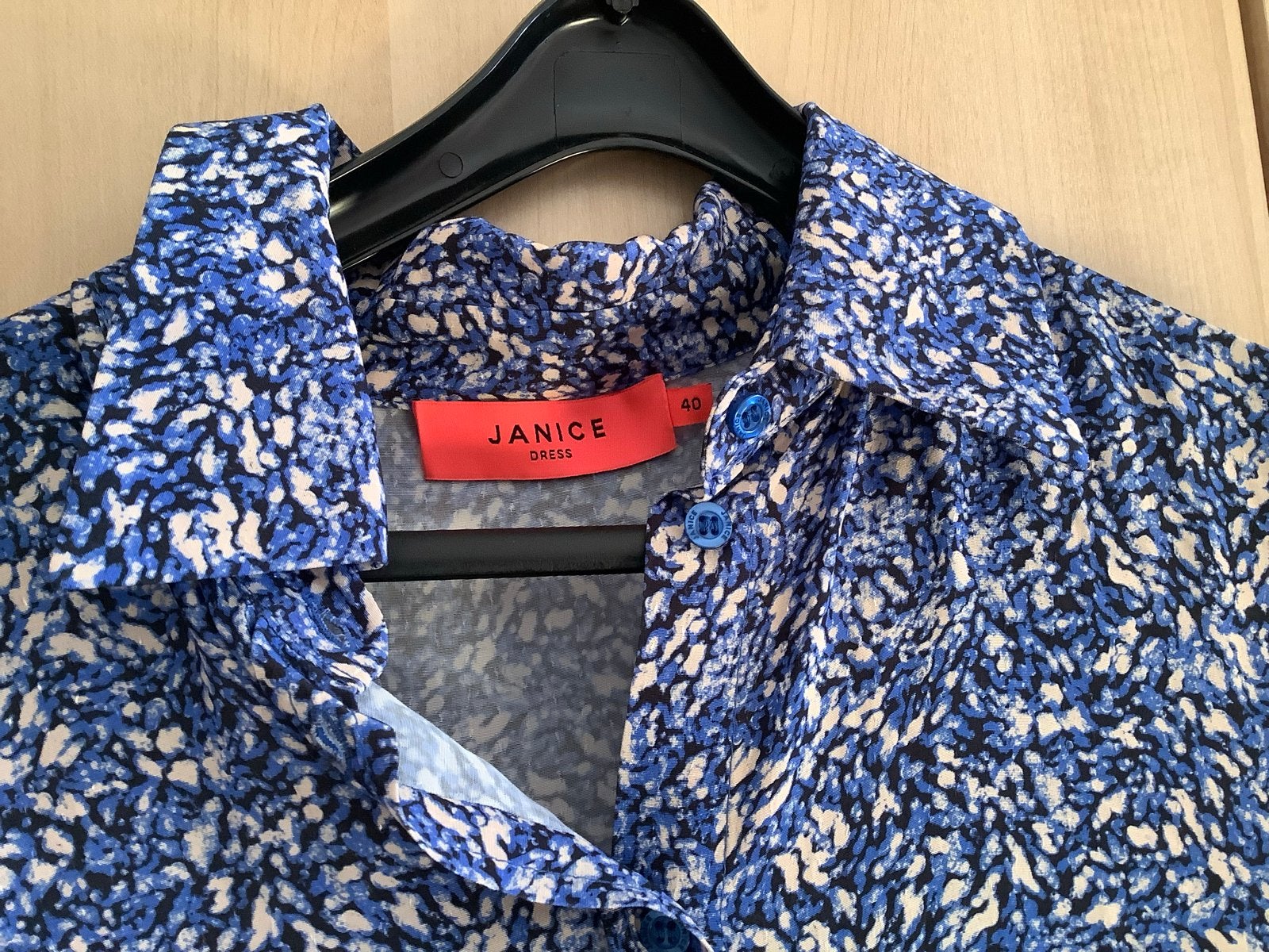 Janice Dress - Blauw bloemenprint jurkje maat 40, Maat 38/40 (M), Blauw, Ophalen of Verzenden, Zo goed als nieuw