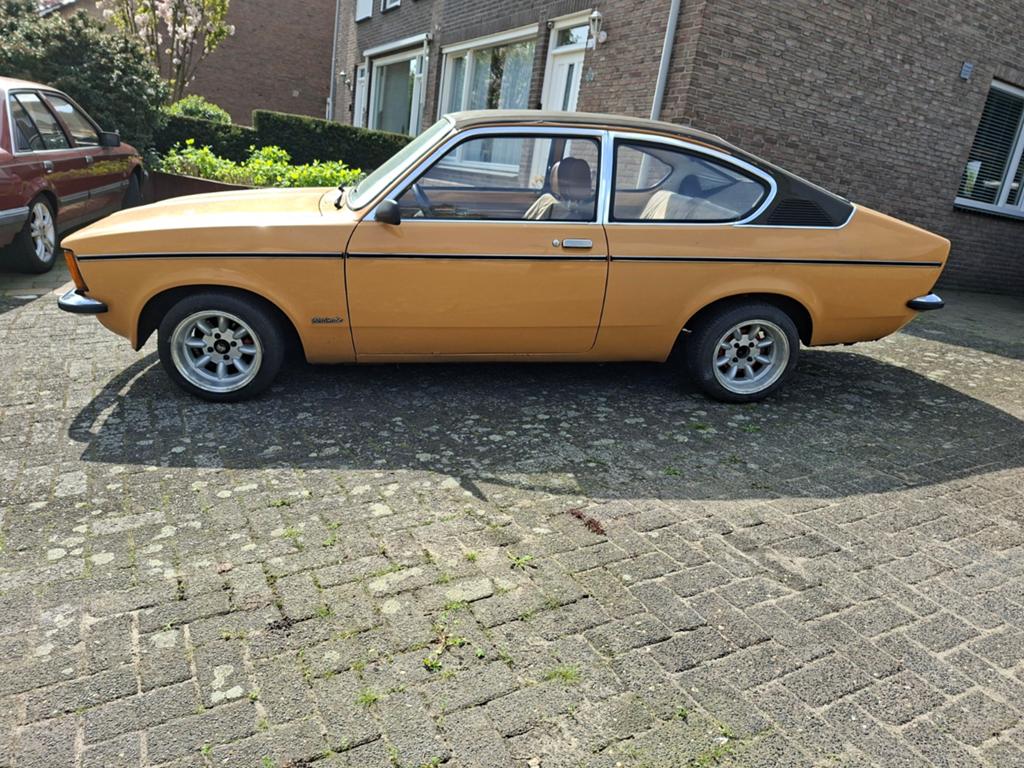 Kadett c coupe berlinetta sierlijsten, Auto-onderdelen, Ophalen of Verzenden, Nieuw, Spatbord
